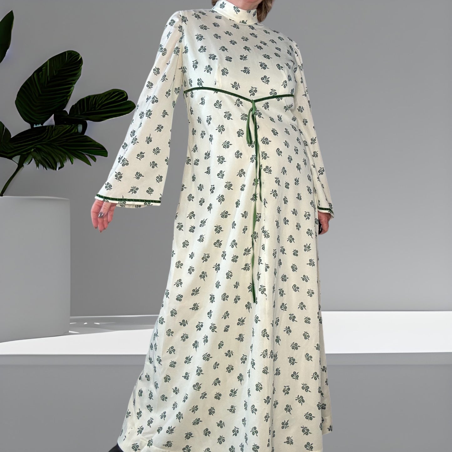 Melanie 70's Maxi Dress Dress Size 12-14