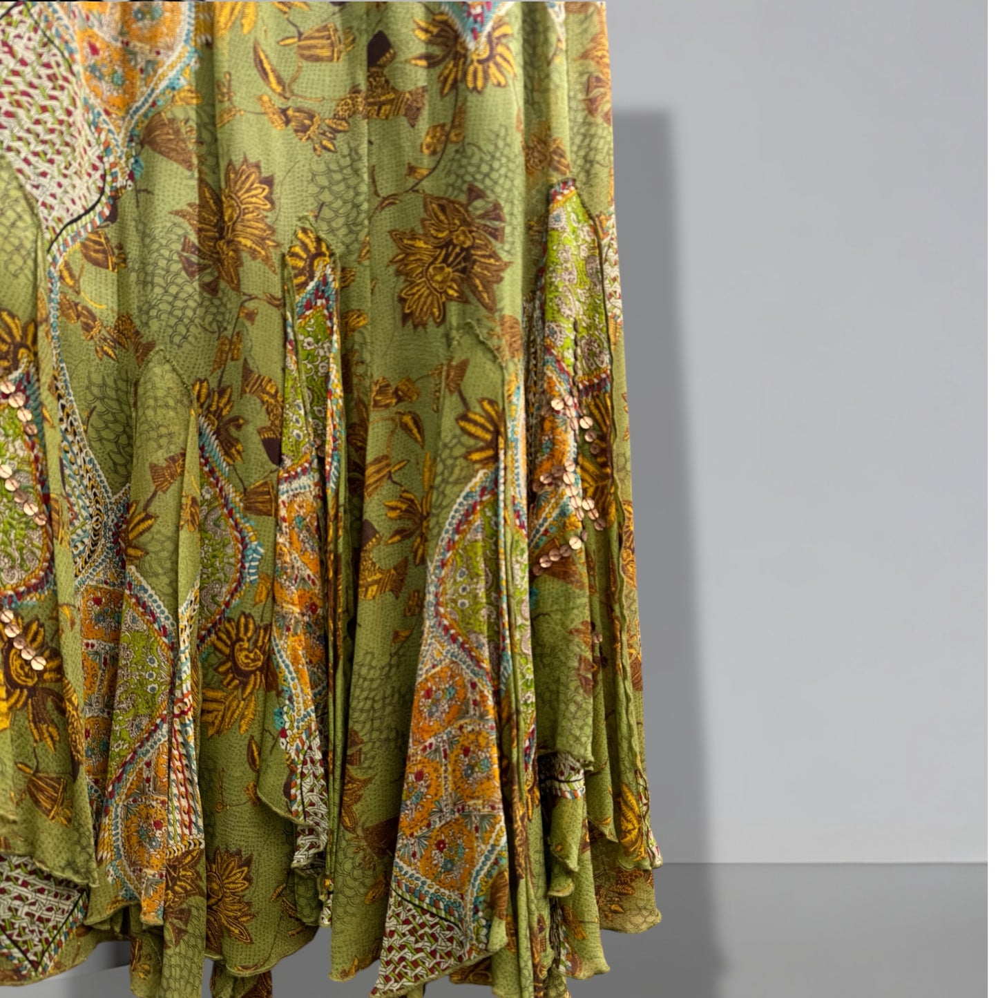 Narnia Verge Skirt size 14-16