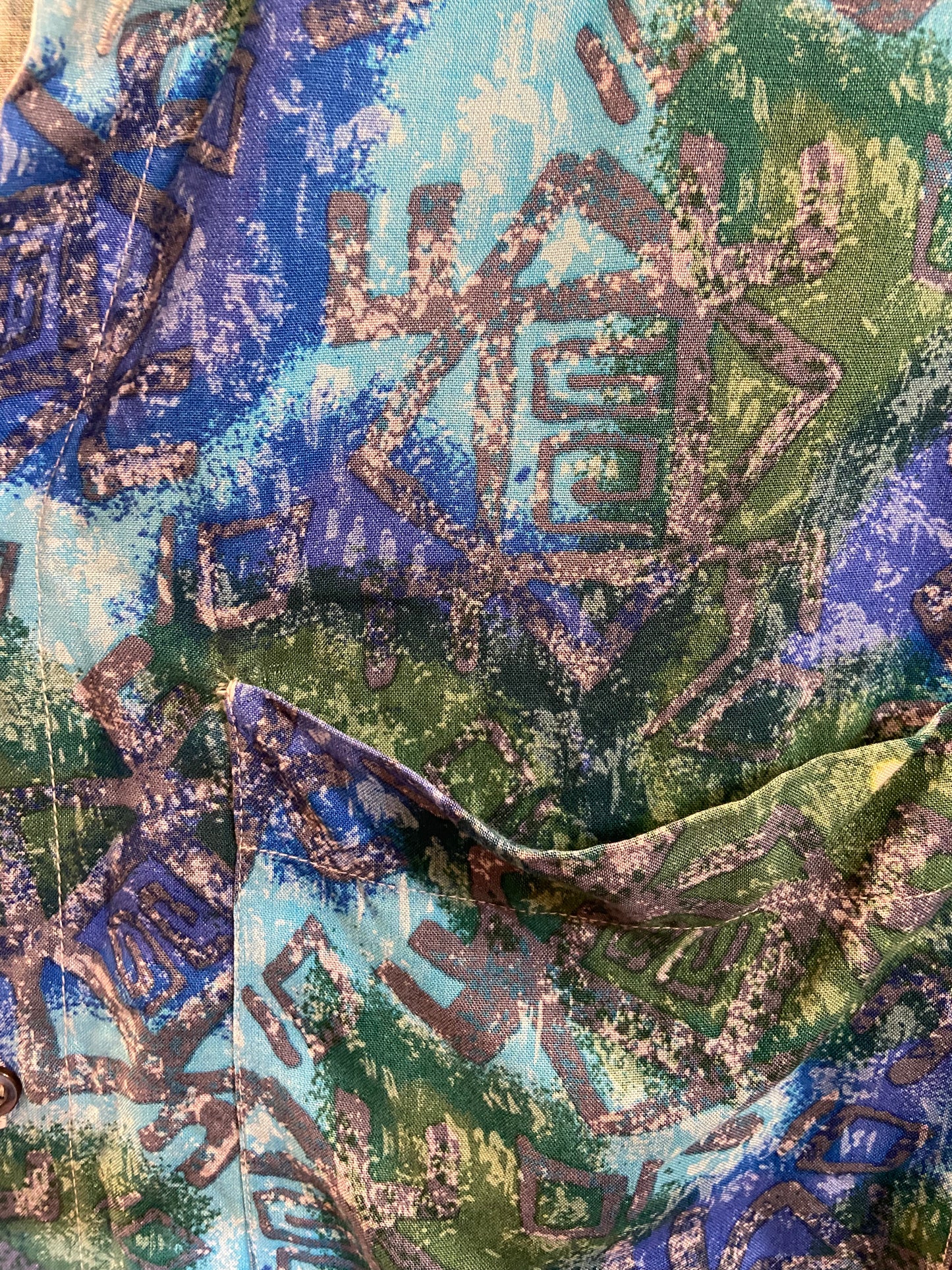 Levon Shirt Size M