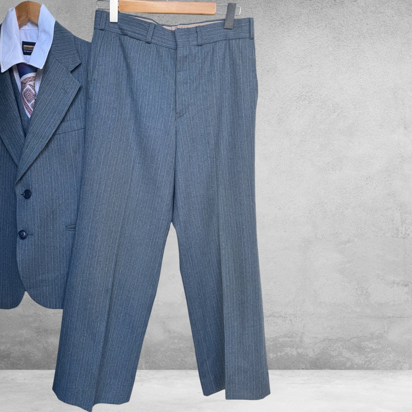 The Director 3 piece Suit Size M Small W 10
