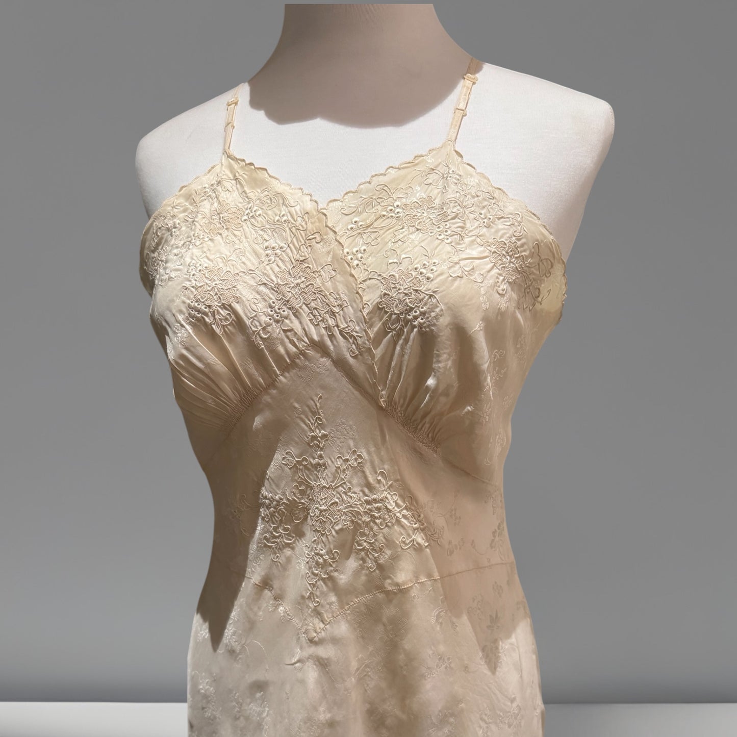Delilah Vintage slip size 8-10
