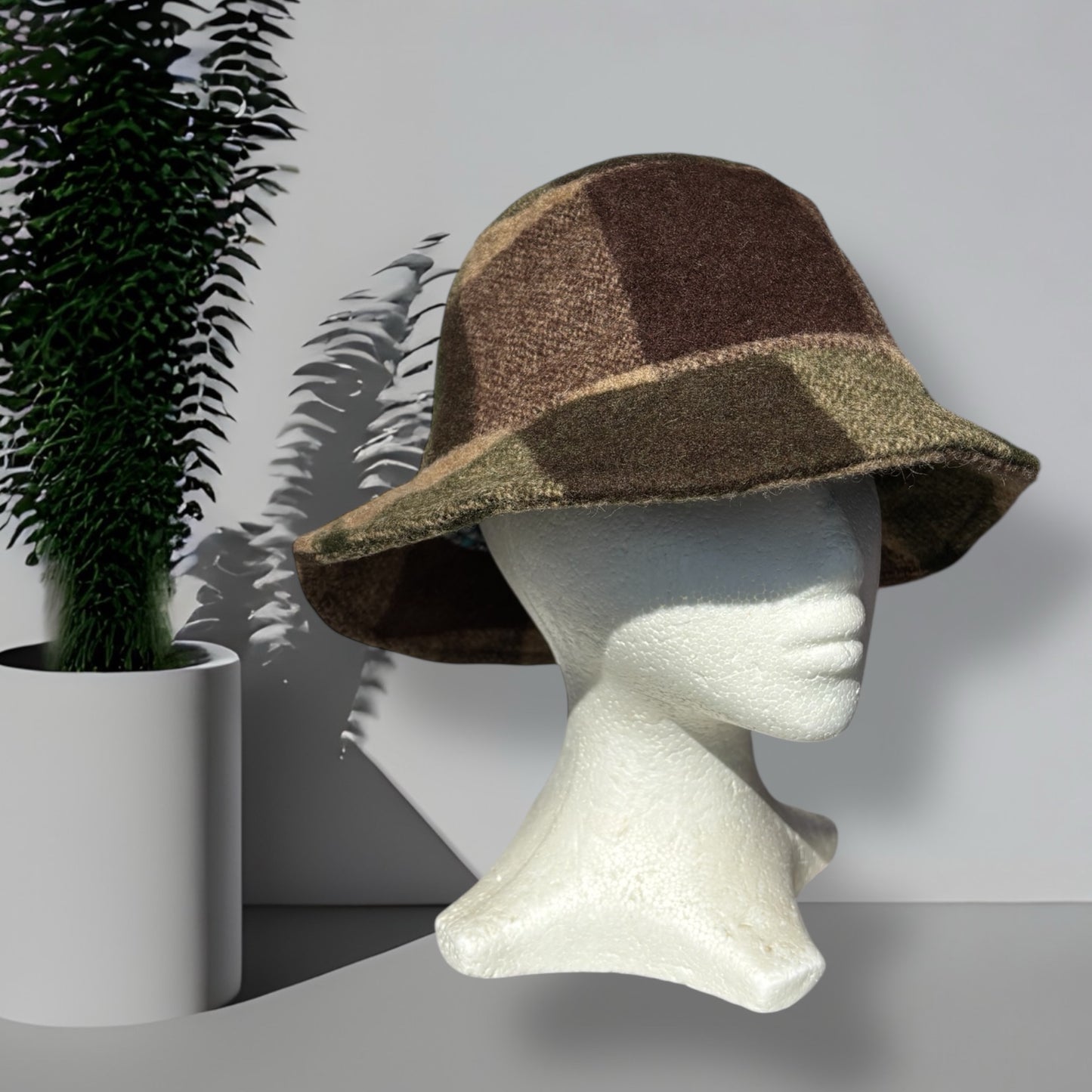 Swandri Bucket Hat Size M