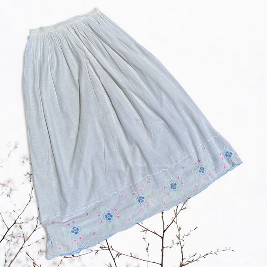 Narnia Skirt Size 8