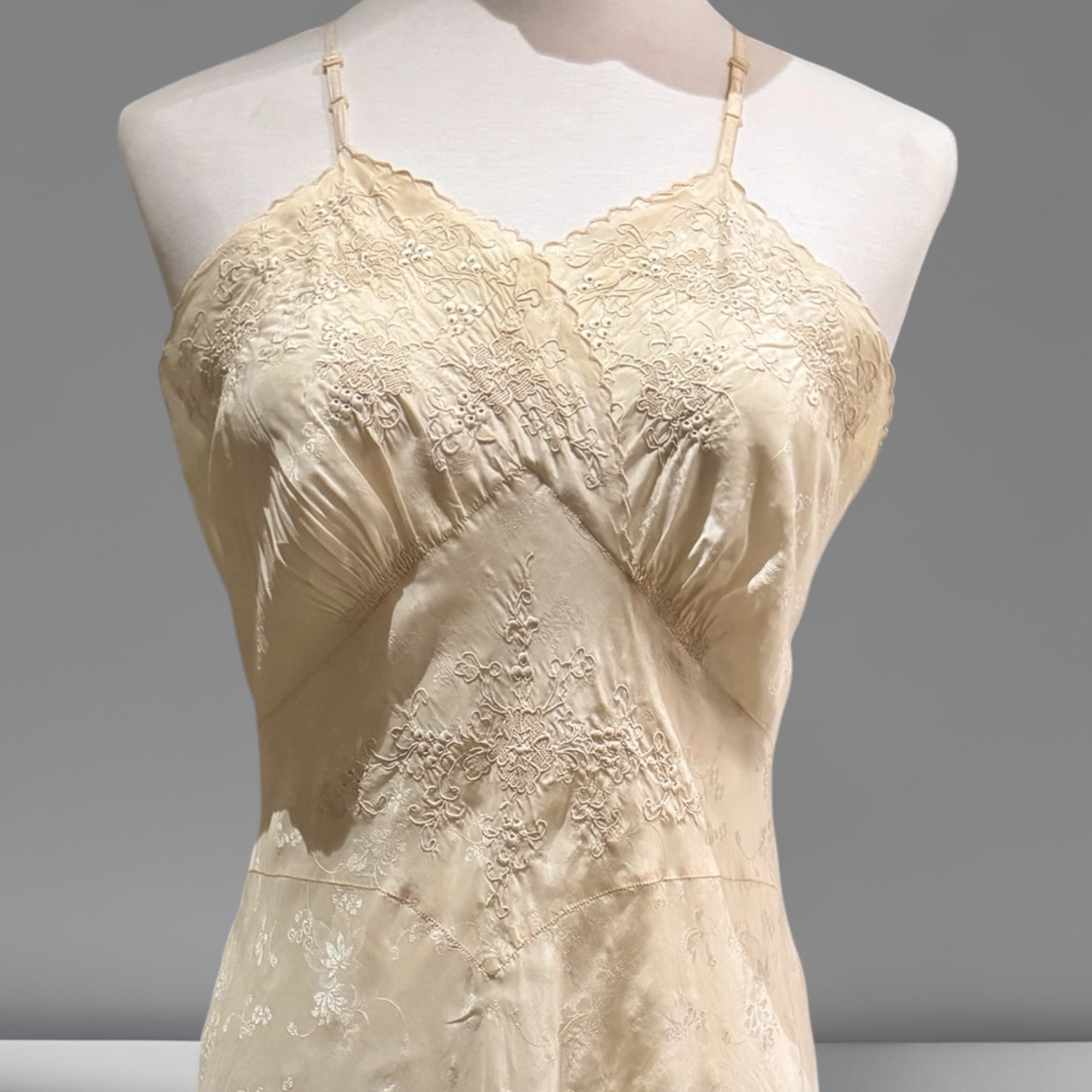 Delilah Vintage slip size 8-10