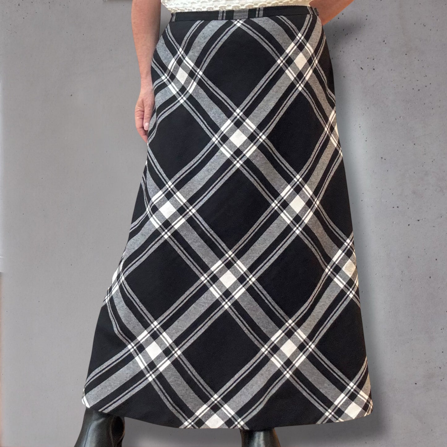 Belinda Plaid Skirt Size 14