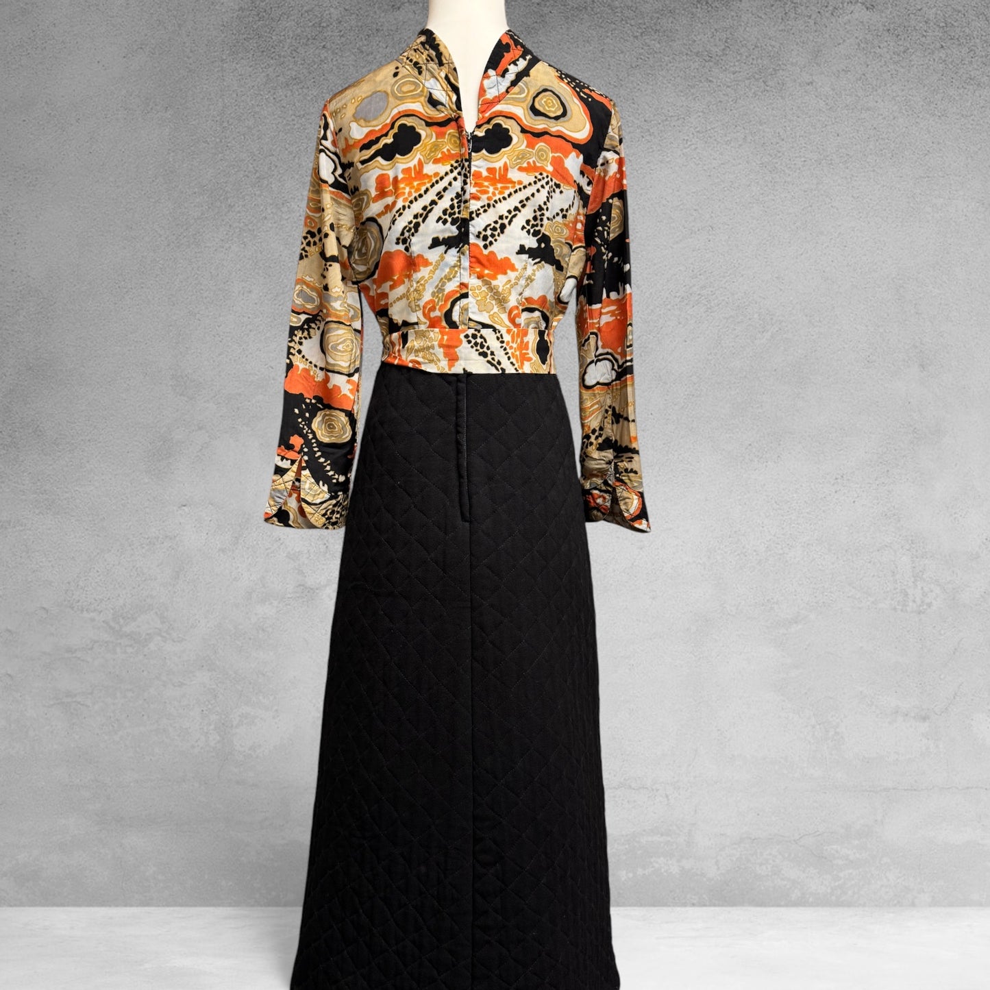 The 70’s Dinner Party Size 10/11