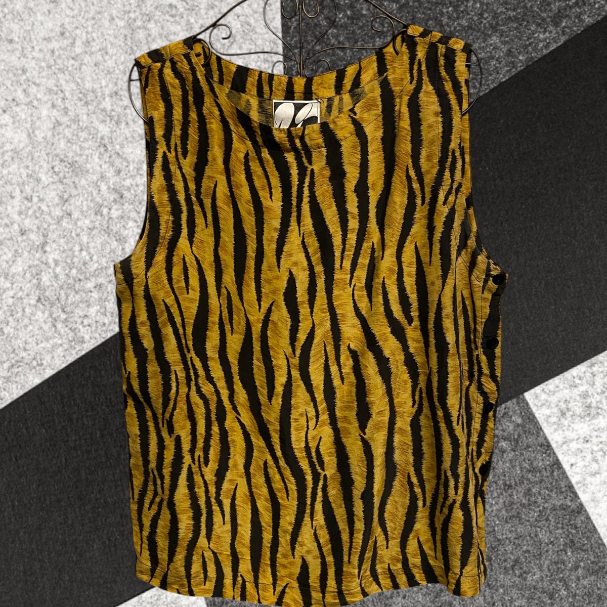 Wild side Silk Top Size M
