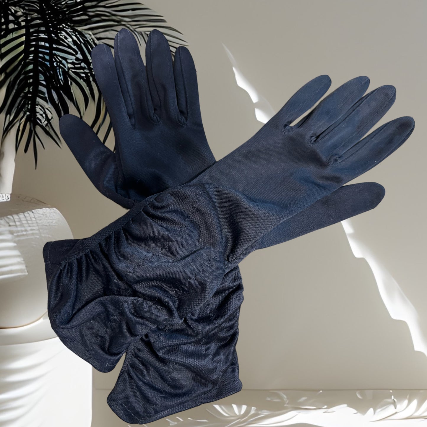 Rendezvous- Vous Vintage gloves Size M