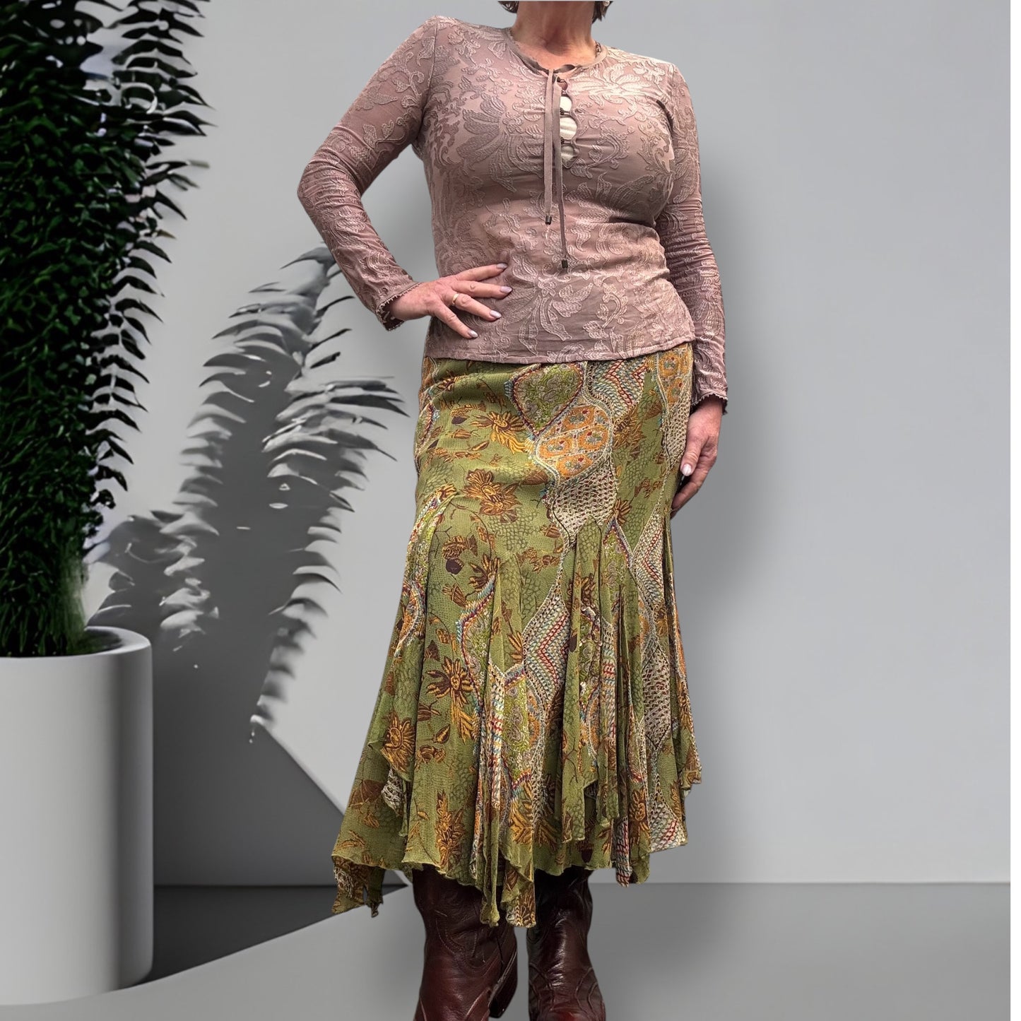 Narnia Verge Skirt size 14-16