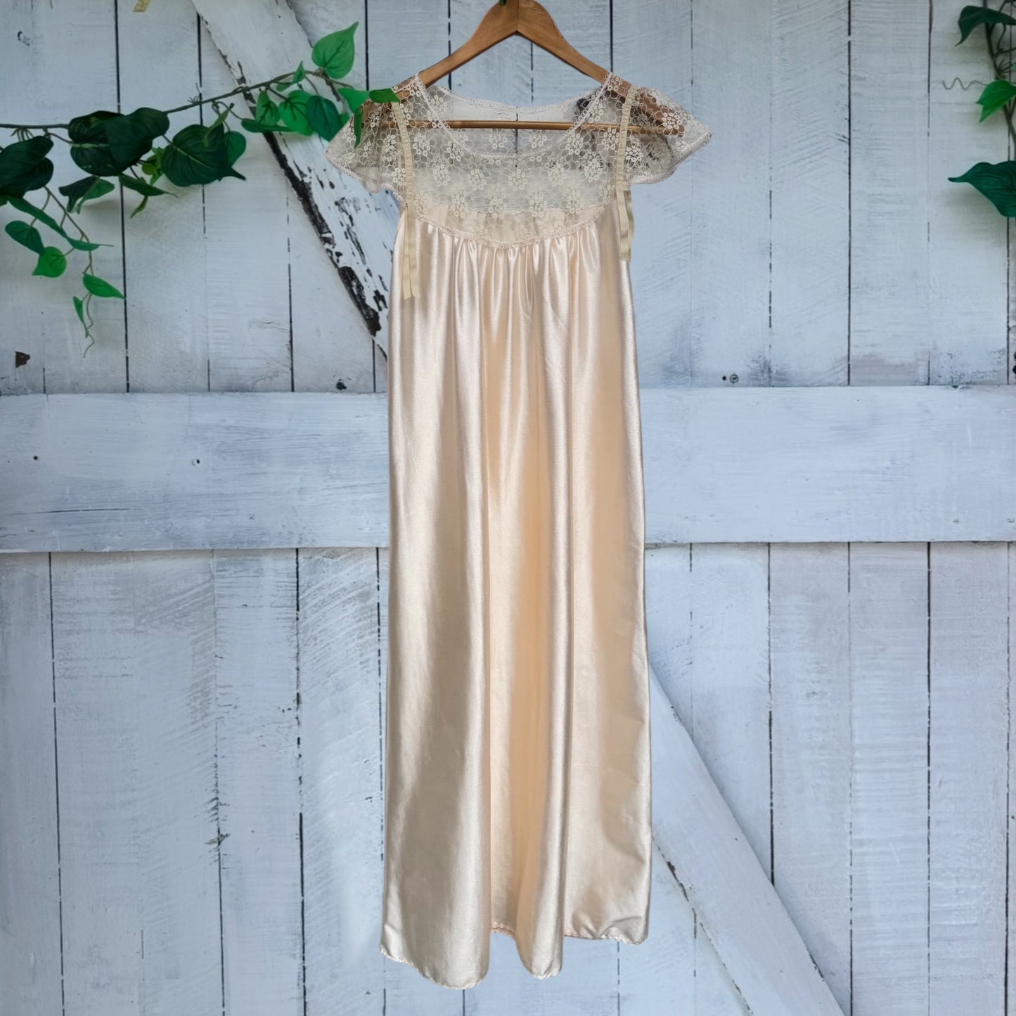 Sadie Night Dress Size 10-12