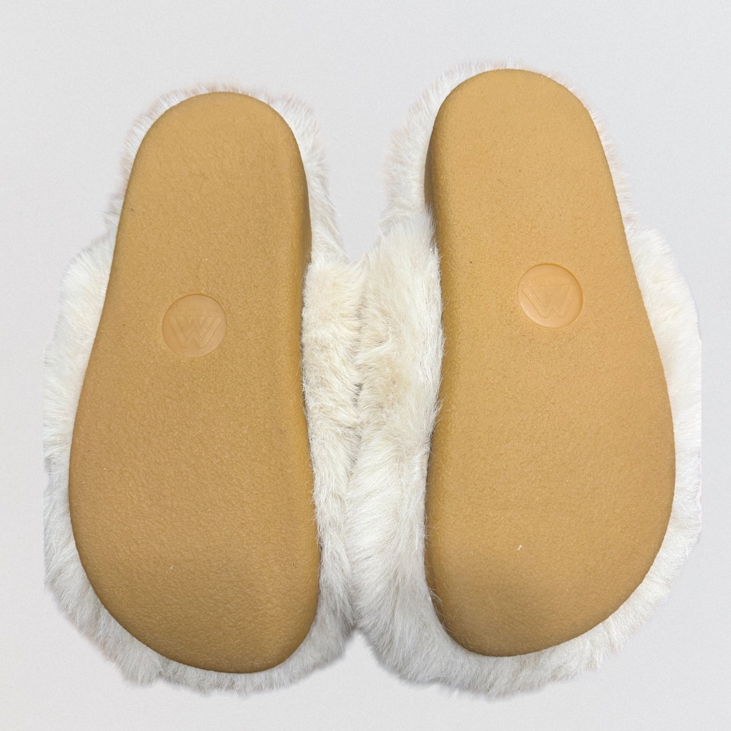 Malibu Fluffy slides    Size 9 /40