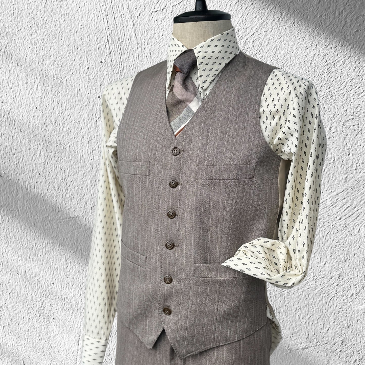 Pierre Cardin 3 Piece Suit Size 30” S /10