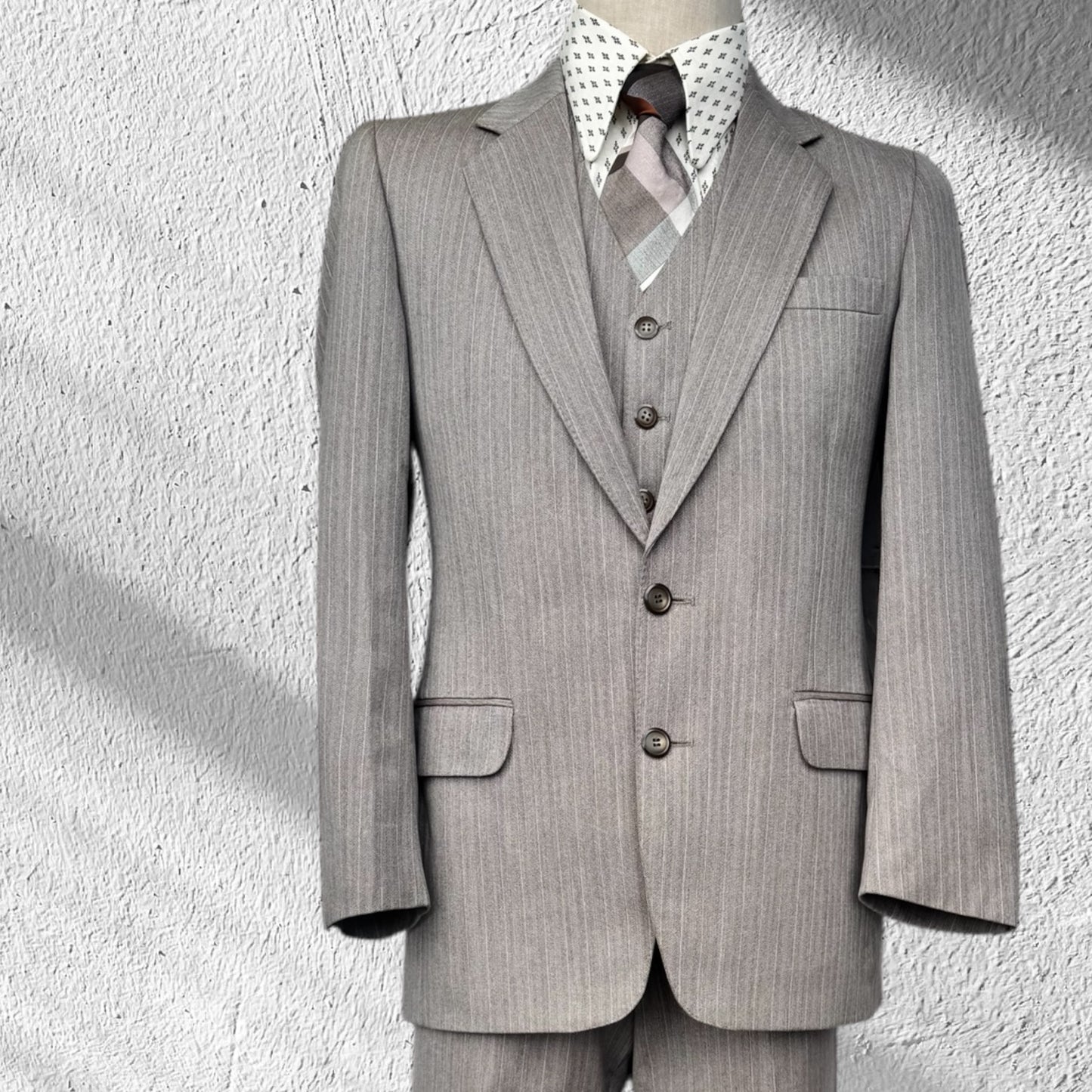 Pierre Cardin 3 Piece Suit Size 30” S /10