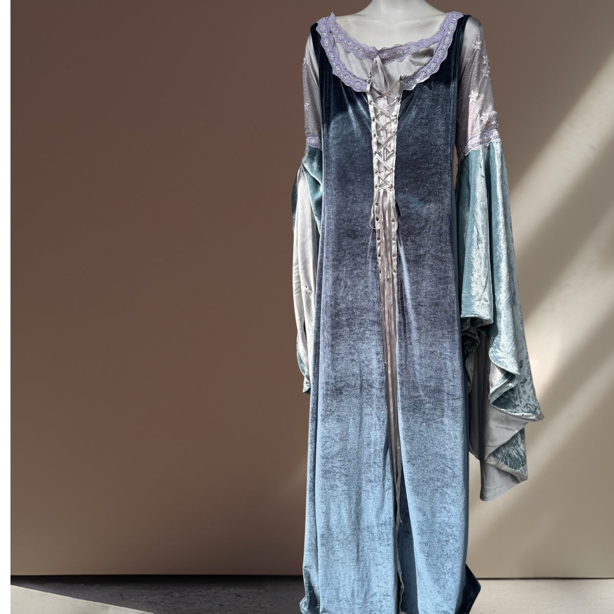 'Beth Read Originals' 80's/90's Medieval Whimsy Gown Set. Size 14/16