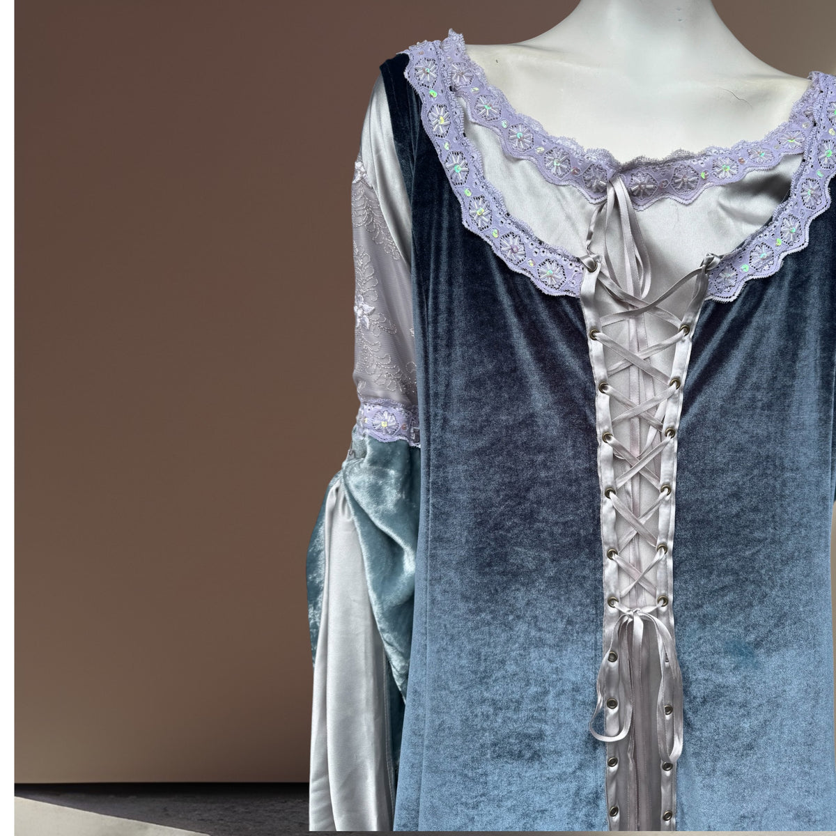 'Beth Read Originals' 80's/90's Medieval Whimsy Gown Set. Size 14/16