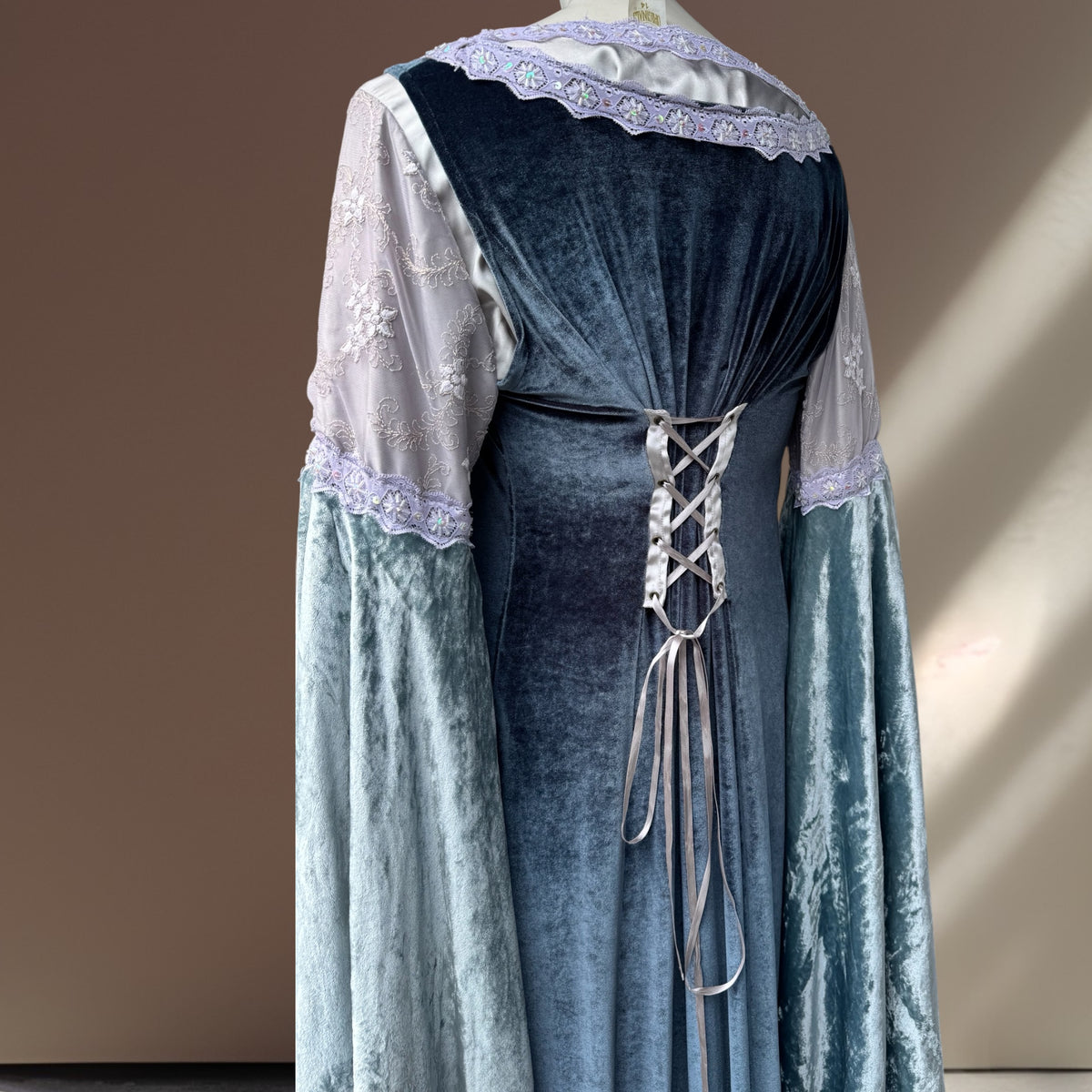 'Beth Read Originals' 80's/90's Medieval Whimsy Gown Set. Size 14/16