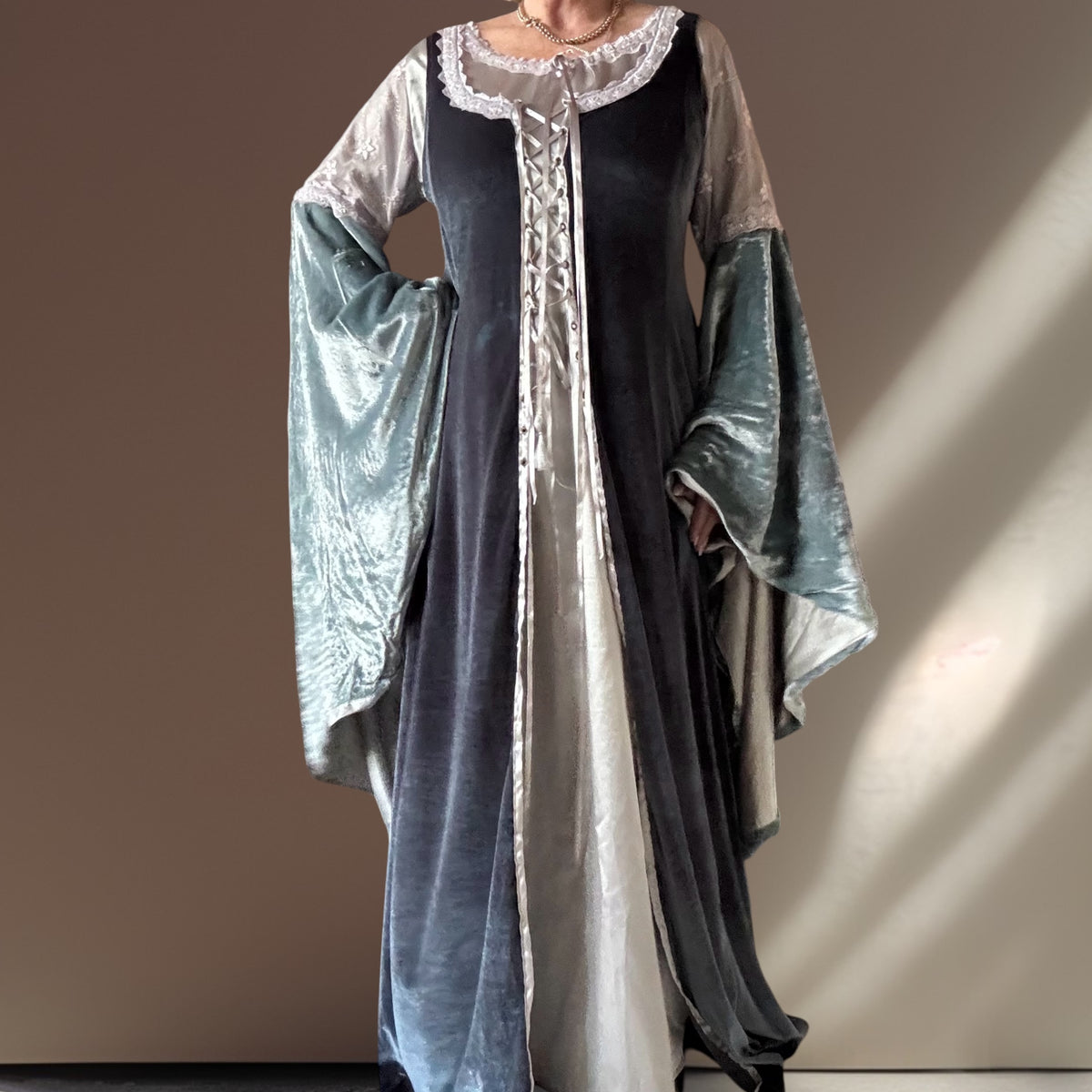 'Beth Read Originals' 80's/90's Medieval Whimsy Gown Set. Size 14/16