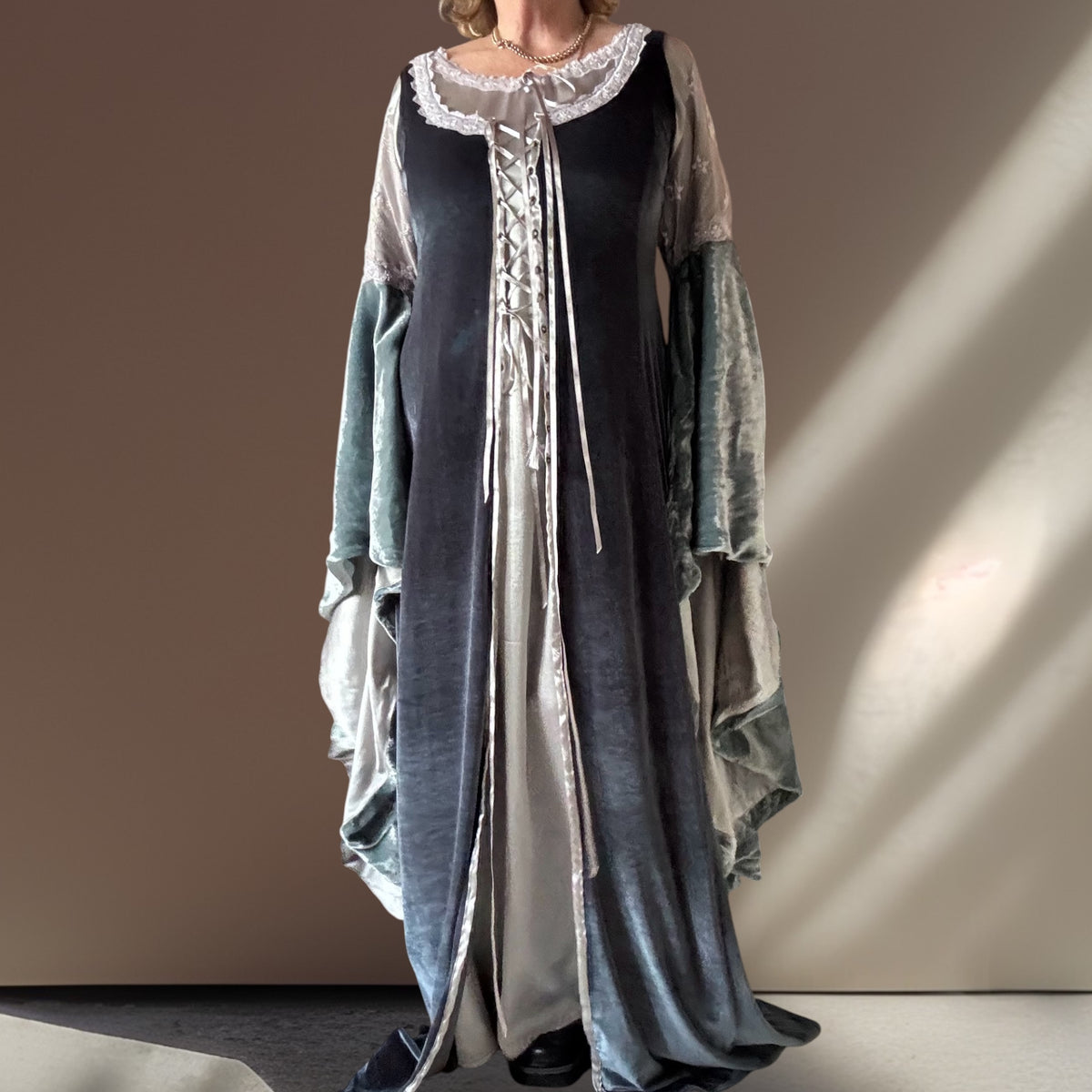 'Beth Read Originals' 80's/90's Medieval Whimsy Gown Set. Size 14/16
