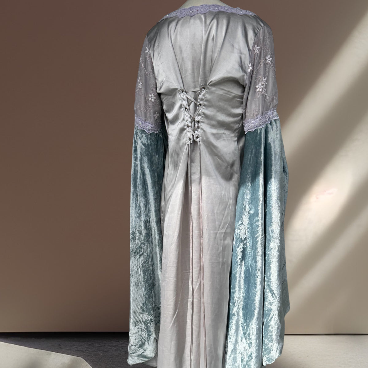 'Beth Read Originals' 80's/90's Medieval Whimsy Gown Set. Size 14/16