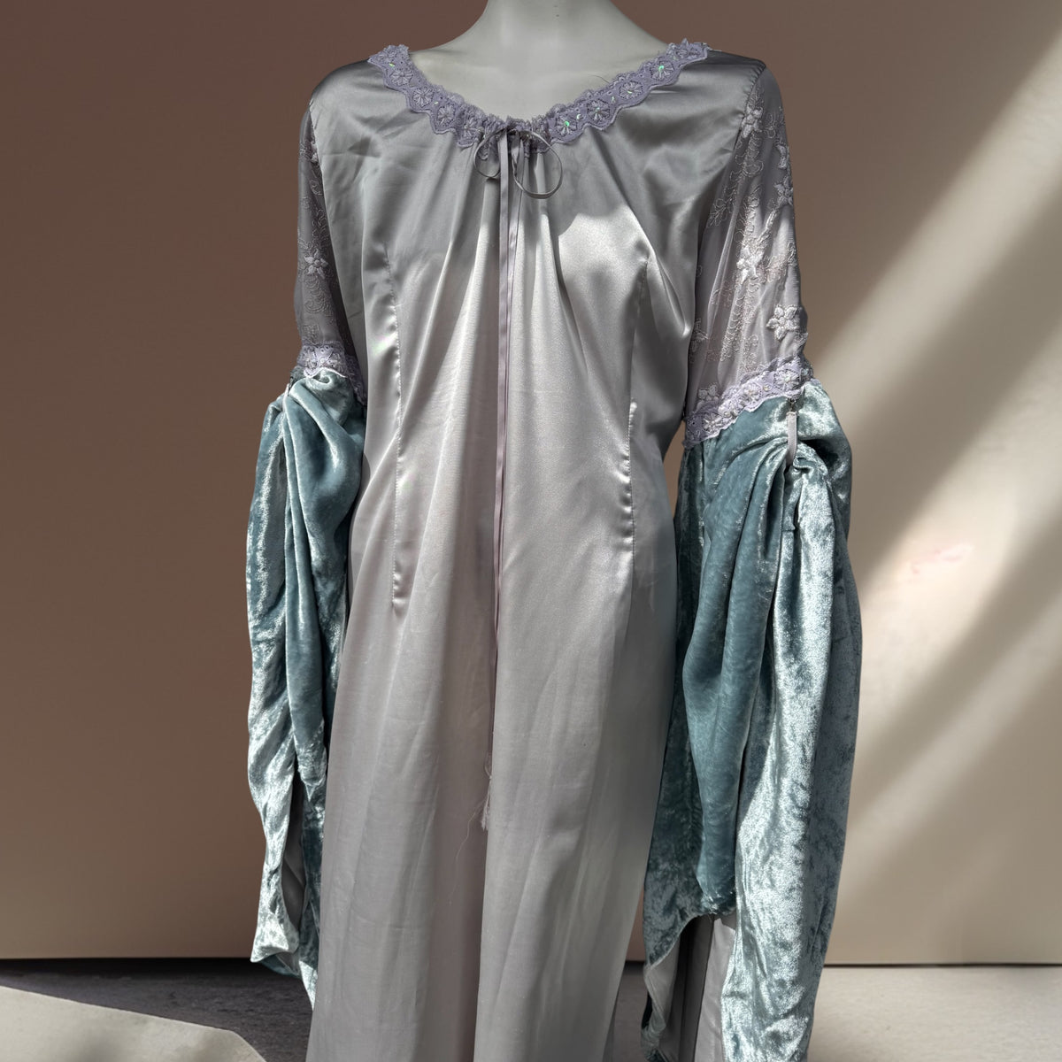'Beth Read Originals' 80's/90's Medieval Whimsy Gown Set. Size 14/16