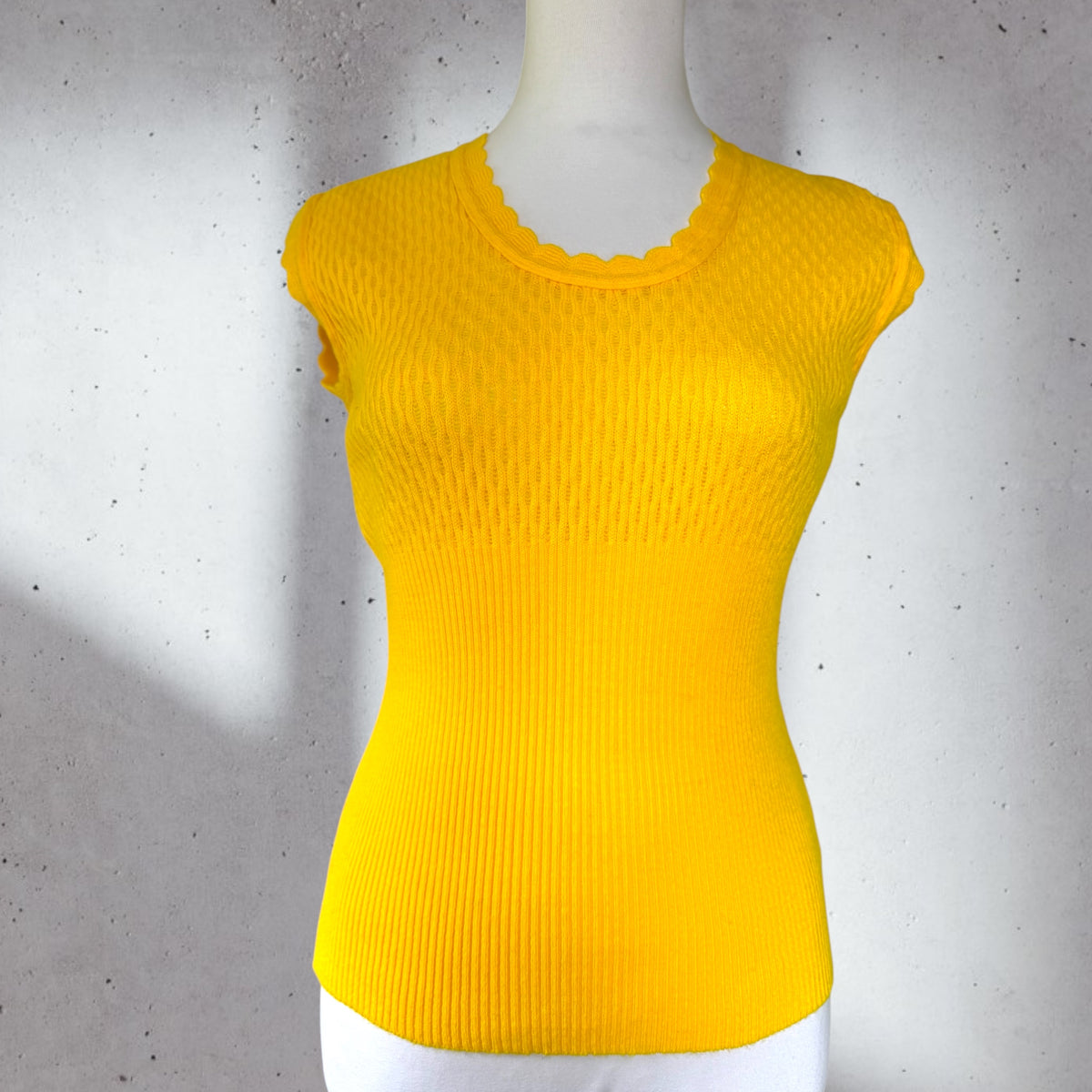 Luxanit Bright Yellow Top Size 10/12