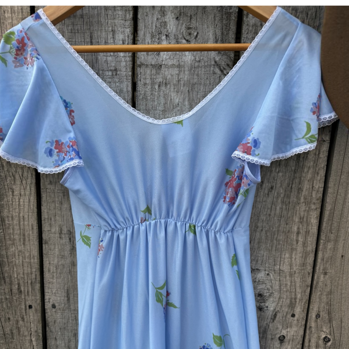 Whispers Night Dress Size 10/12
