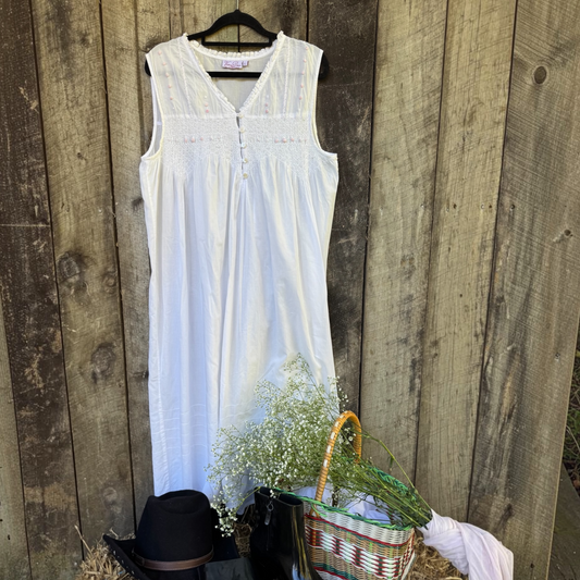 Victoria’s Sister size L /14