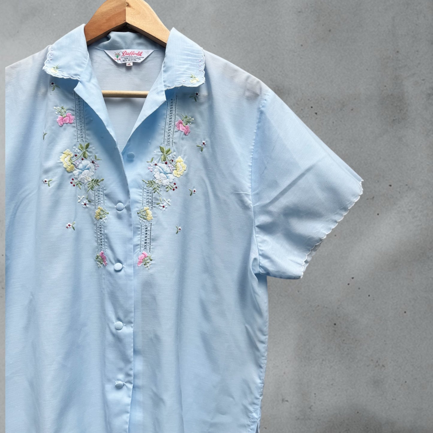 Daffodils Shirt Size 16