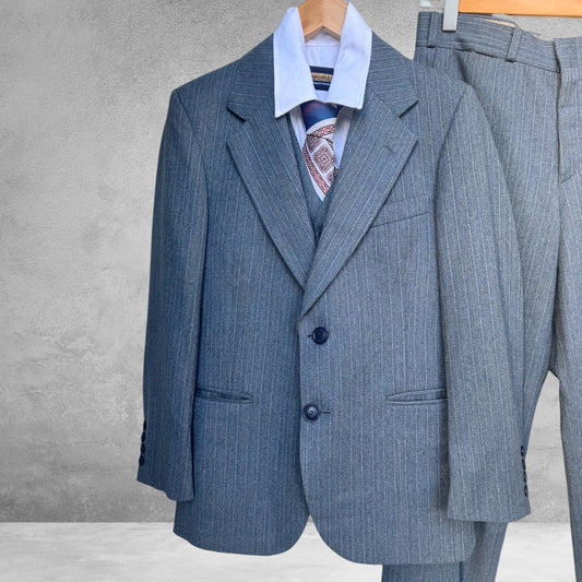 The Director 3 piece Suit Size M Small W 10